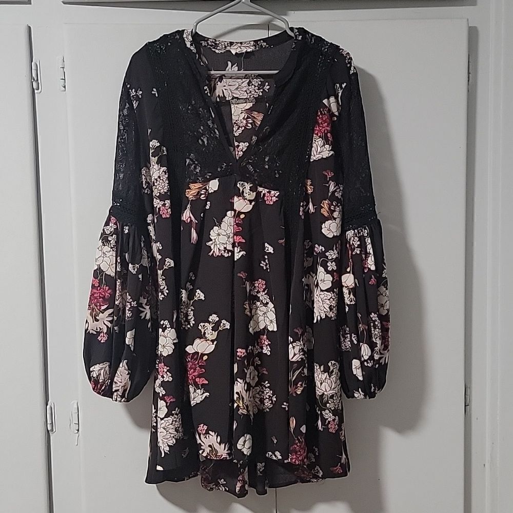 POL Floral Top - Picture 1 of 9